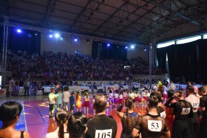Plesni spektakl u Brčkom: Na međunardnom takmičenju više od dvije hiljade učesnika