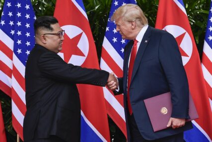“VEZUJE NAS POVJERENJE” Kim i Tramp i dalje u bliskim odnosima