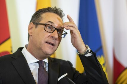 ZBOG AFERE NAPUSTIO POLITIKU Bivši austrijski vicekancelar od septembra će imati NOVI POSAO