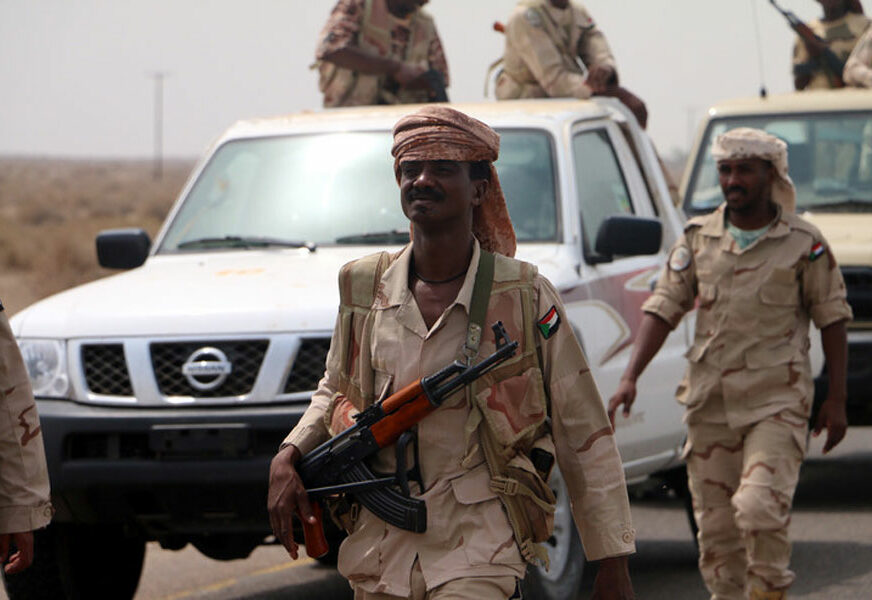 RAKETNI NAPAD Huti tokom molitve napali džamiju, stradalo NAJMANJE 70 jemenskih vojnika