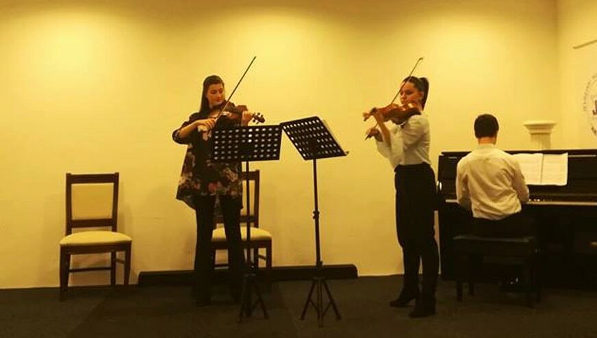Studenti banjalučke Akademije sviraju u Jevrejskom kulturnom centru