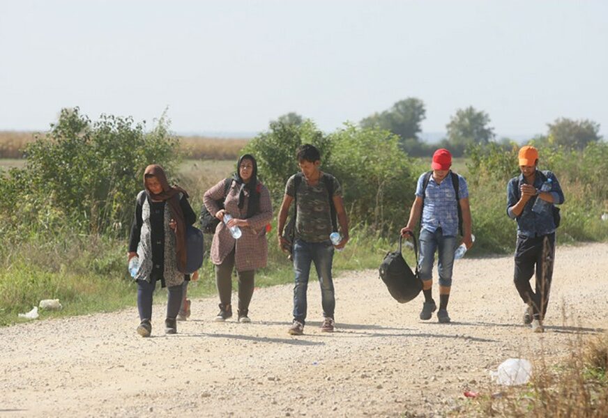 Još osam migranata iz Pakistana otkriveno u Bratuncu