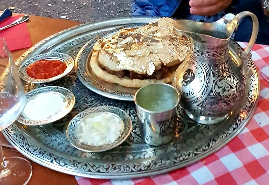 "ZLATNI ĆEVAP" U Berlinu prodate NAJSKUPLJE PORCIJE ćevapa na svijetu, novac namijenjen za SIROMAŠNU DJECU