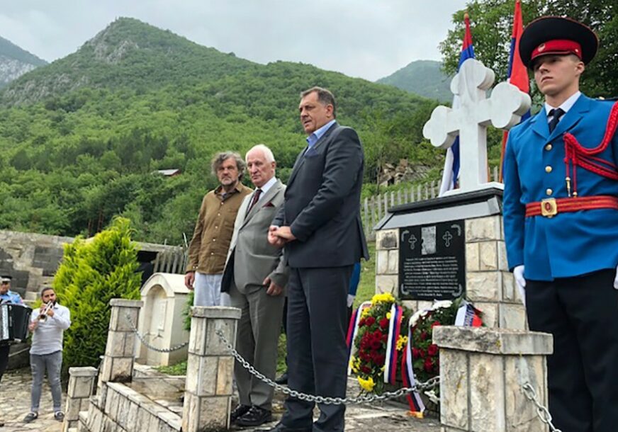 Dodik, Bećković i Kusturica odali počast žrtvama "Crne legije"