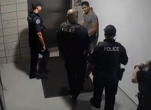 BRUTALNO PREBILI NENAORUŽANOG MUŠKARCA Snimak nadzornih kamera doveo do suspenzije četiri policajca u Arizoni (VIDEO)