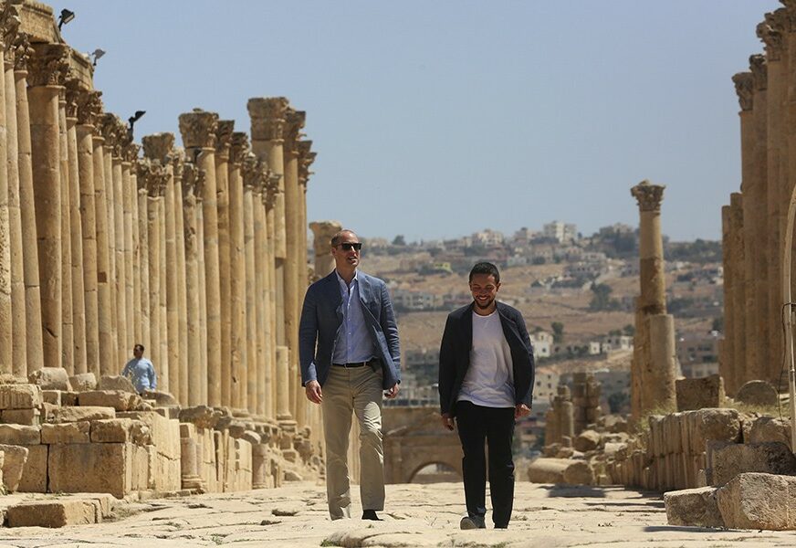 PRINC VILIJAM U JORDANU Posjetio rimske ruševine i pričao sa izbjeglicama iz Sirije