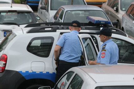 GOLOM RUKOM UHVATIO NOŽ Banjalučanin uhvaćen u provali, opirao se hapšenju pa povrijedio policajca