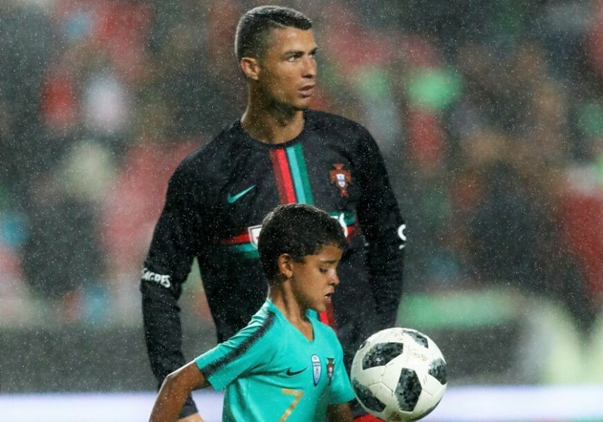 KAKAV OTAC TAKAV SIN Ronaldo junior izmamio aplauze