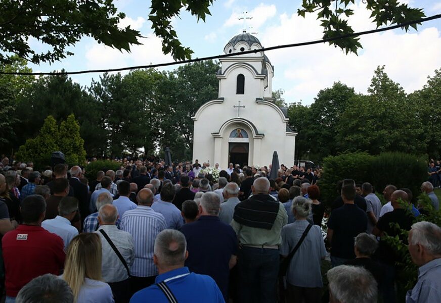 U Beogradu sahranjen Goran Bunjevčević: "Igrati pored tebe značilo je imati leđa, PODRŠKU U SVAKOM TRENUTKU, boriti se u duhu fer-pleja, pošteno i srčano"