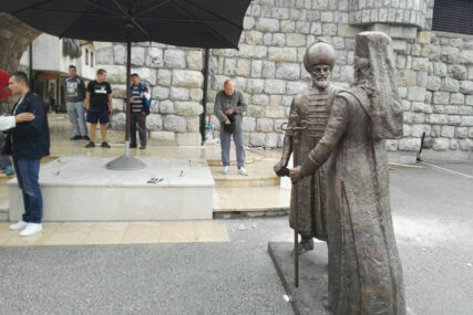 OTKRIVANJE NA VIDOVDAN Spomenik Mehmed-paši i Svetom Makariju Sokoloviću stajaće na ulazu u Andrićgrad