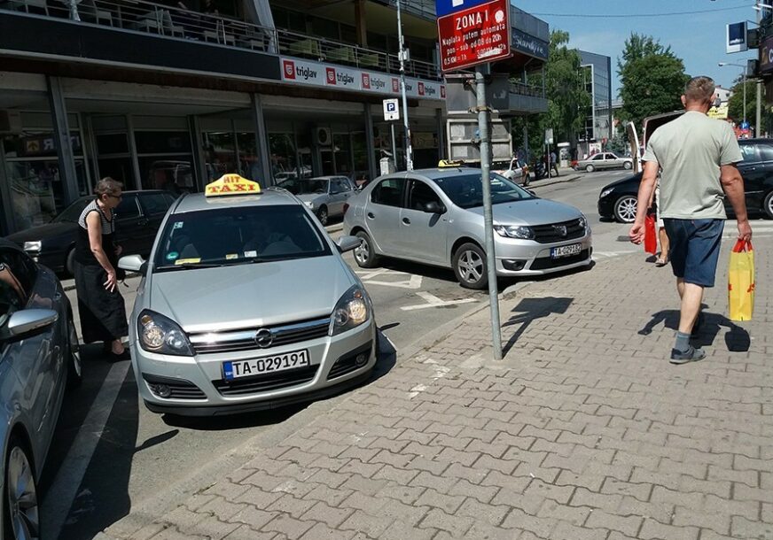 PUKO PREŽIVLJAVANJE Prijedorski taksisti očajni zbog cijene goriva, ali i zbog nelojalne konkurencije