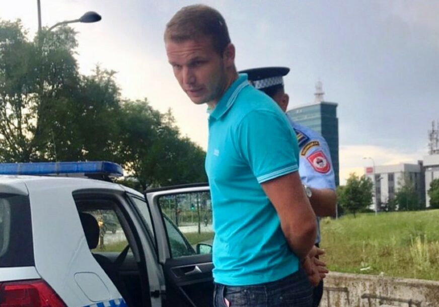 “VI RADITE SVOJE” Policija privela Draška Stanivukovića, društvene mreže STALE uz odbornika (VIDEO)