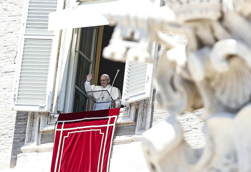 “CRKVA NEĆE PRIKRIVATI ZLOČINE” Papa pozvao SVEŠTENIKE PEDOFILE da se sami predaju