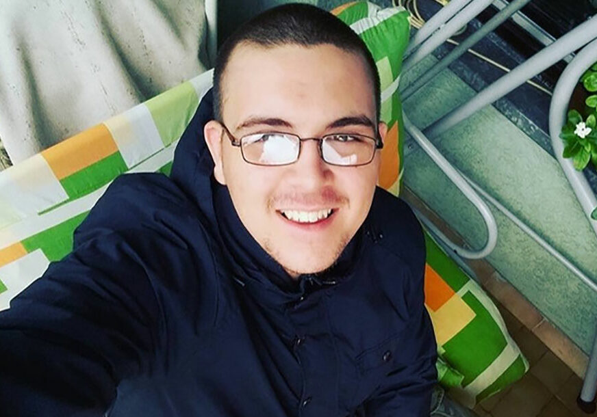 DOM PORODICE IZ OKOLINE NIŠA ZAVIJEN U CRNO Djed vozio traktor, unuk poginuo: Bogdan (19) je trebalo da ode u Njemačku u bolji život, a danas ga SAHRANJUJU