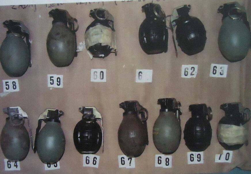 ARSENAL U BURETU Kod Travnika pronađene stotine ručnih bombi, tromblona i metaka