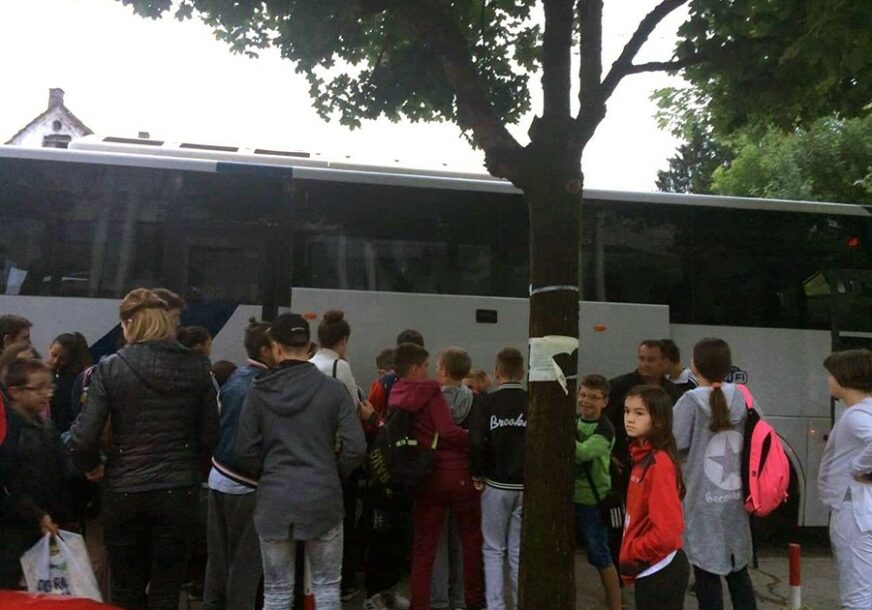 Oko 900 djece nakon posjete Srpskoj se vratilo na Kosovo i Metohiju