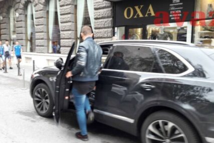 PAPARACO LOV “Dijamant” u Sarajevu: Kad Edin Džeko nagazi svog “bentlija” svi fanovi ostanu BEZ AUTOGRAMA