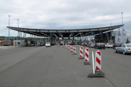 Hrvatska produžila mjere do 15. maja: Za putnike iz Šengen zone sada važe drugačija pravila