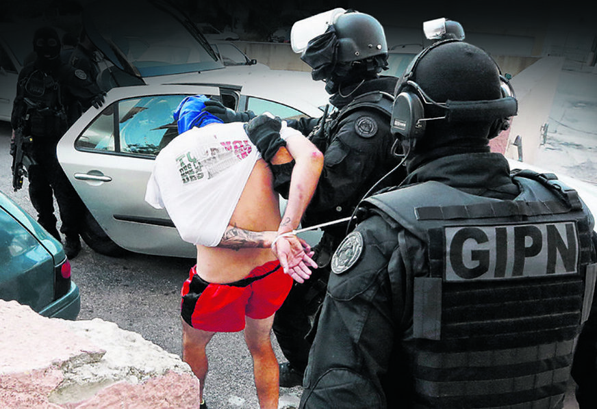 Novopazarac završio iza rešetaka nakon što je zvao policiju i prijetio da će UBITI Vučića, Stefanovića i Šešelja