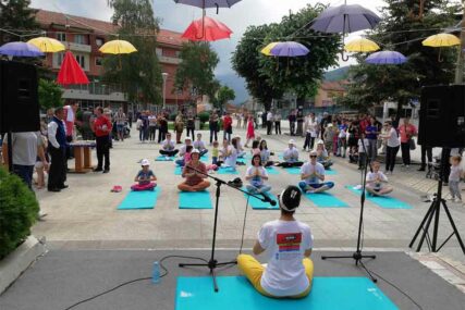 ZDRAV STIL ŽIVOTA U Foči obilježen Međunarodni dan joge