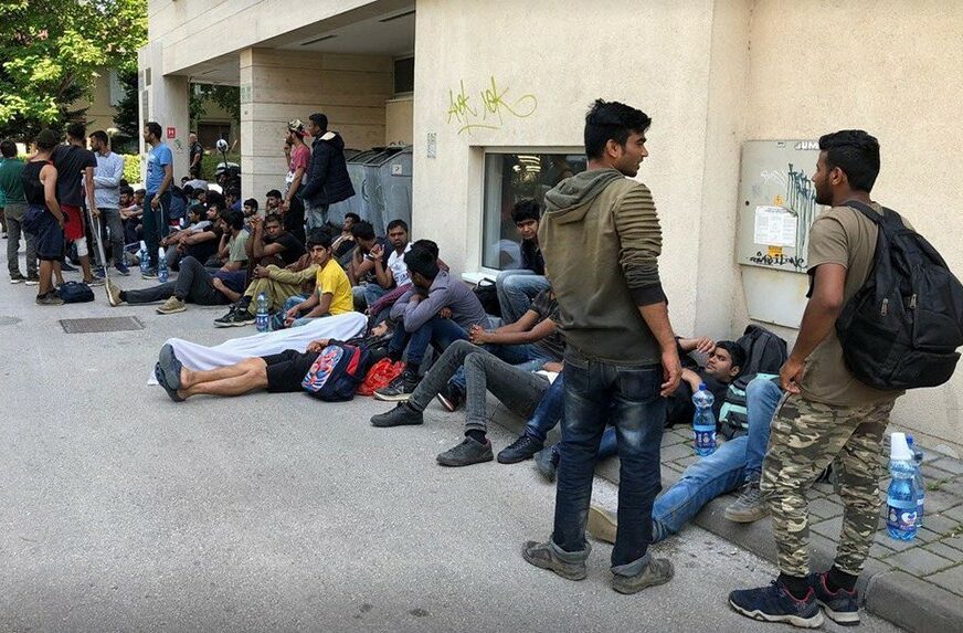 Više od 100 migranata stiglo u Tuzlu, žele azil u BiH