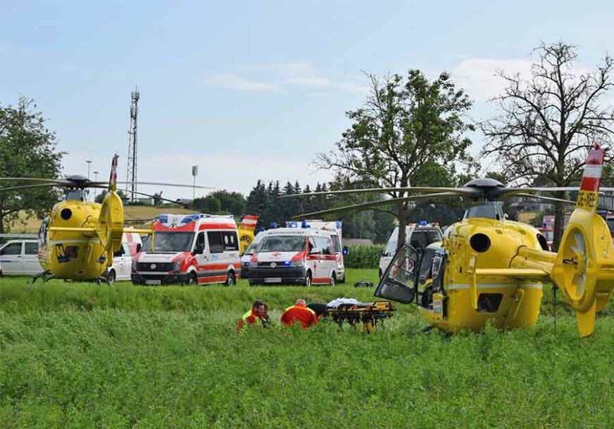NESREĆA U AUSTRIJI Voz iskočio iz šina, dvije osobe teže povrijeđene