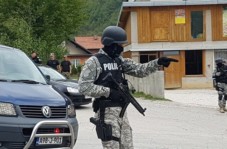 Policijski službenici u BiH traže povećanje osnovice plate kako bi se zaustavio odliv kadrova