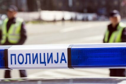 Automobilom udario policajca, pa mu prijetio AUTOMATSKOM PUŠKOM