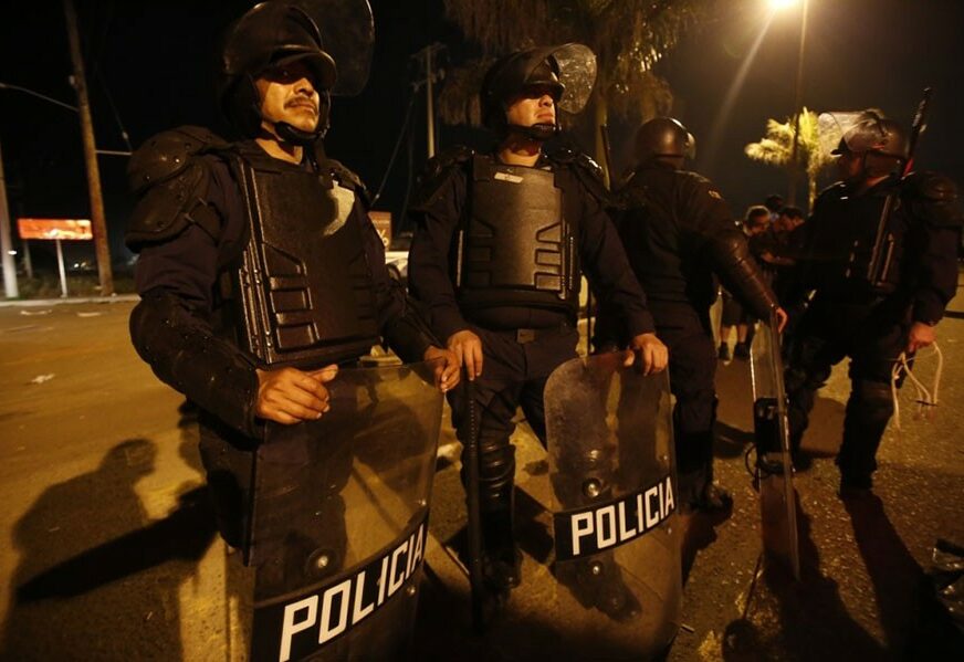 Meksička državna policija uhapsila SVE POLICAJCE iz jednog grada zbog ubistva političara