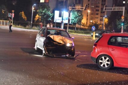 Teška saobraćajna nesreća u Sarajevu: Jedna osoba povrijeđena u sudaru tri vozila