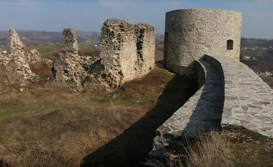 ISTORIJA KOJA TRAJE Misteriozna bosanska tvrđava privlači mnogobrojne posjetioce, a pogled sa vrha ODUZIMA DAH
