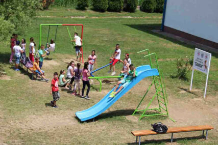 RADOST ZA NAJMLAĐE Predata na upotrebu dječija igrališta u Čelopeku i Zelinju