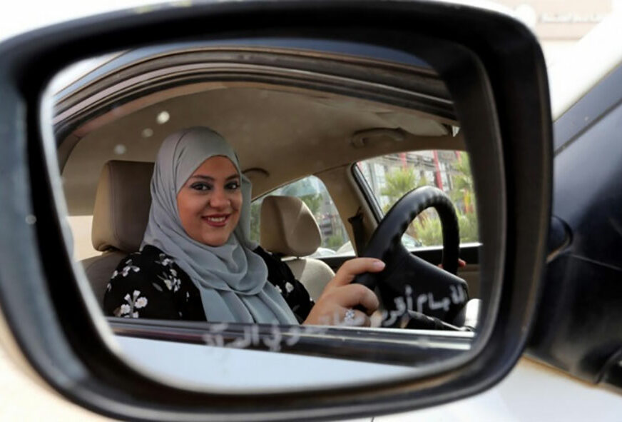 ISTORIJSKI DAN Žene konačno voze automobile u Saudijskoj Aarabiji: “To će potpuno promijeniti naš zivot”