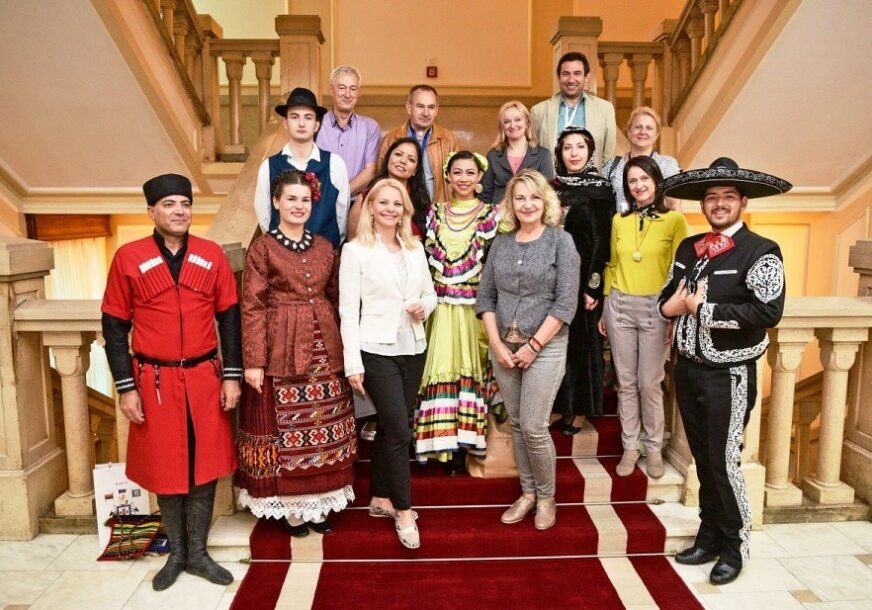 Učesnici 14. Kozara etno festivala u posjeti Gradskoj upravi