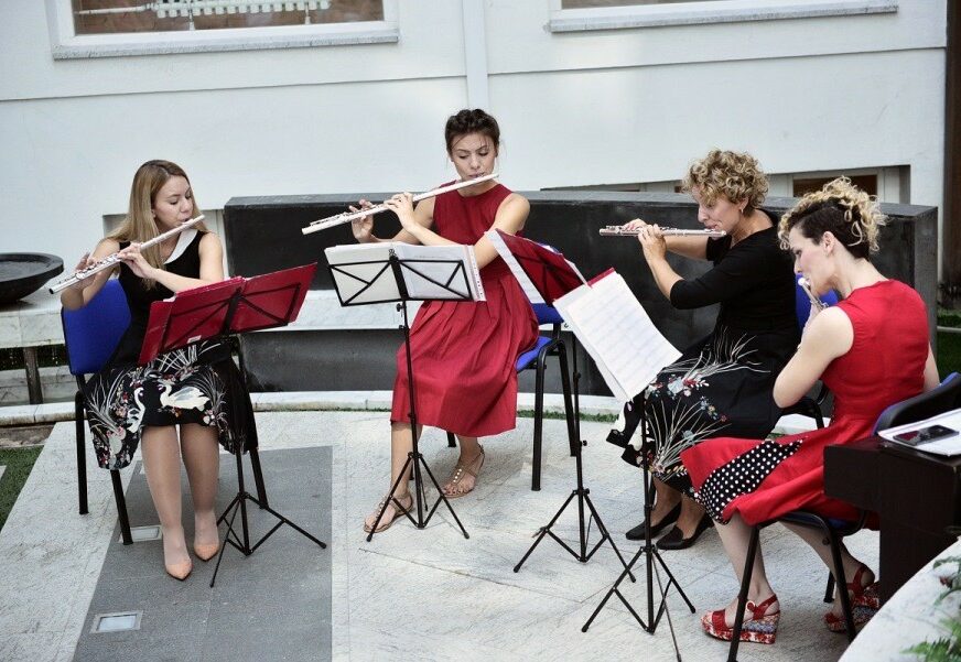 PO RODNI LIST I USPUT NA KONCERT "Flutete" svirale u Gradskoj upravi