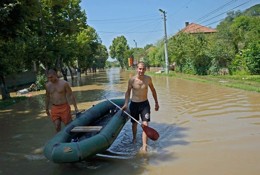 VANREDNO STANJE U PAR OPŠTINA BUGARSKE Sofija upozorava Grčku i Tursku na moguće poplave