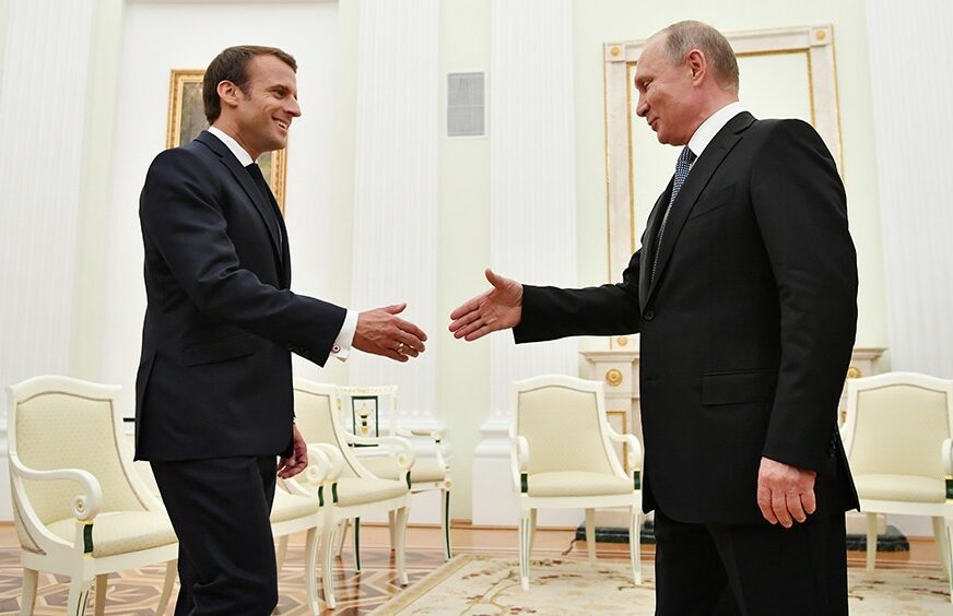 "RIJEŠITI SUKOBE U UKRAJINI" Putin i Makron razgovarali o samitu u Parizu