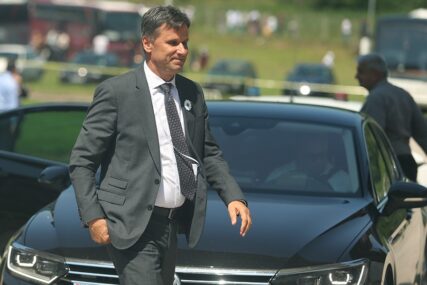 ZAVRŠNA FAZA Novalić najavio potpisivanje ugovora sa "Fajzerom" za milion doza