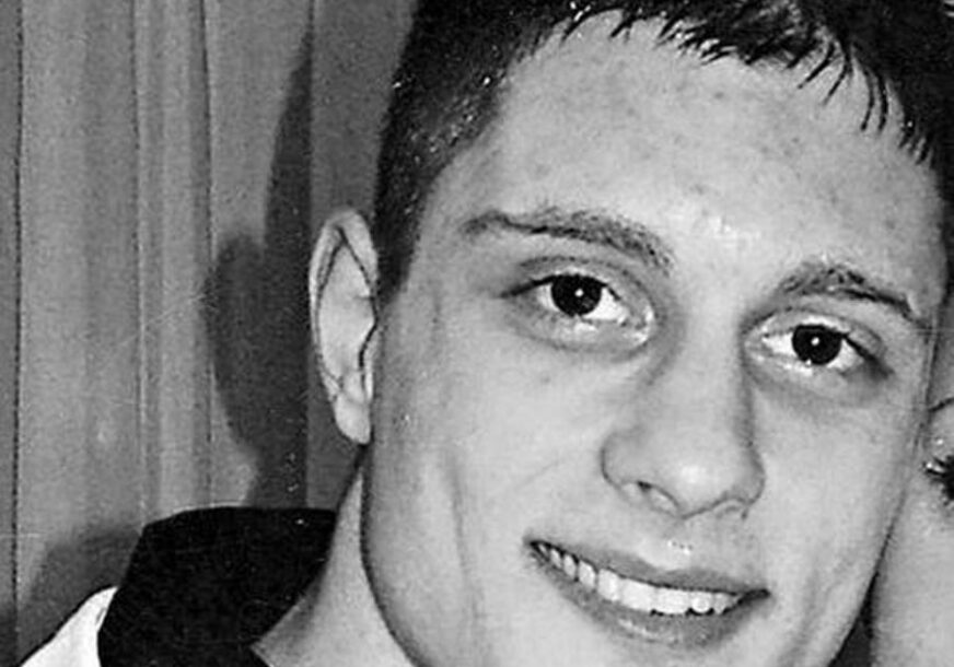 "NIŠKI HANIBAL LEKTOR" U SUDNICI Ubio cimera, pa mu grizao uši, na suđenje došao u majici sa znakom "666"