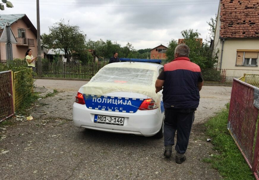 POSLJEDICE NEVREMENA Stradala i policijska vozila u Potkozarju