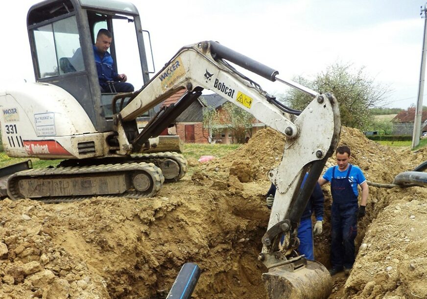 Rješavaju se problemi sa odvodima u Kozarskoj Dubici: Čiste kanale da se spasu od poplava