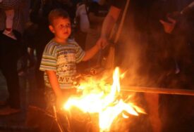 Vjernici sutra slave Petrovdan: Evo šta simboliše PALJENJE LILA, a vjeruje se da jedan običaj donosi blagostanje svakom domaćinstvu