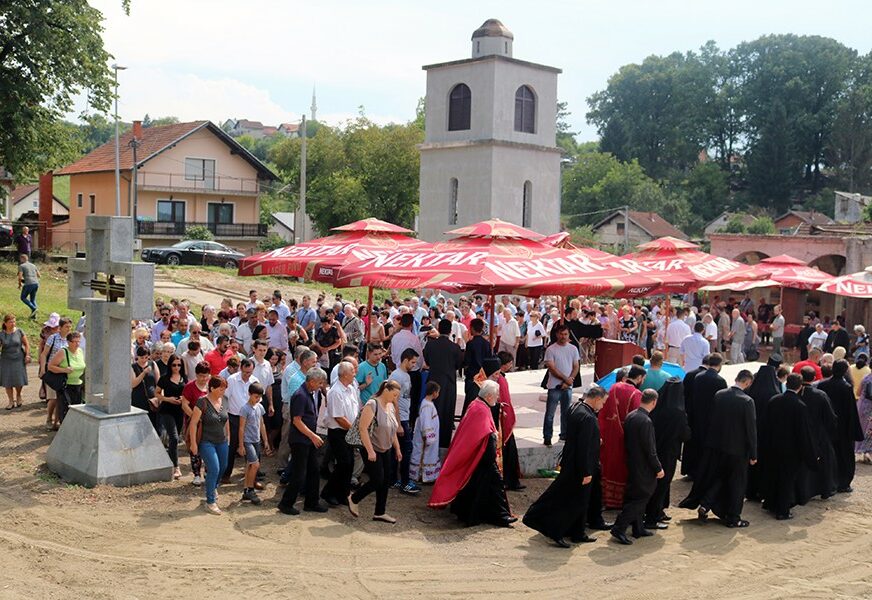 Osveštan temelj i krst Stare crkve u Srpskoj Varoši: "Istorija nam je dodijelila da gradimo, bolje je graditi nego rušiti"