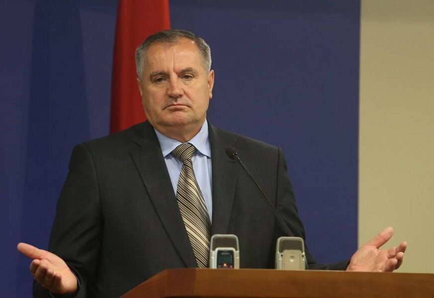 SNSD: Cilj je pokušaj rušenja institucija Republike Srpske