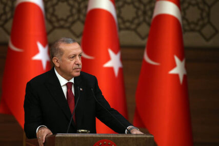 RASKOL U TURSKOJ VLADAJUĆOJ STRANCI Erdogana NAPUŠTA ključni čovjek