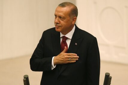 ERDOGAN SE SUOČAVA SA PORAZOM Partija turskog predsjednika mogla bi u Ankari i Istanbulu da doživi NEUSPJEH