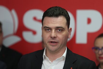 „SDA ĆE PLATITI VISOKU POLITIČKU CIJENU“ Magazinović komentarisao povlačenje Čampare iz vrha stranke