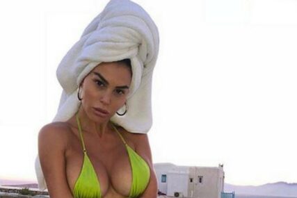 SEKSI ITALIJANKA Silvija je mamila poglede na plaži u Mikonosu (FOTO)