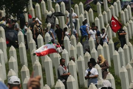 PLATIĆE ODŠTETU PORODICAMA Holandija odgovorna za smrt 350 Srebreničana