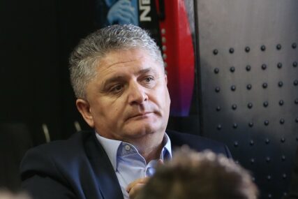 NERVOZNI MASTILO Razljutilo ga pitanje o PROEVROPSKOM BLOKU, pa razgovor zaključio PSOVKOM